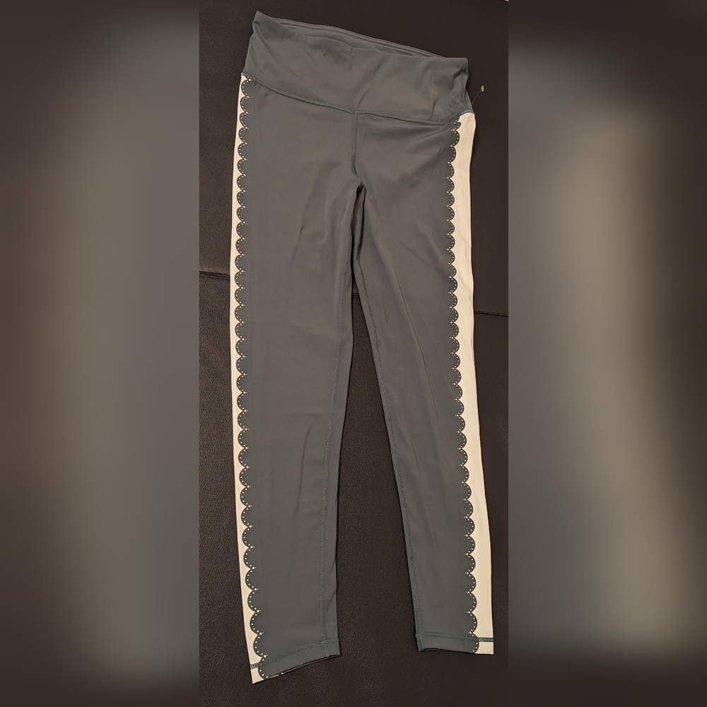 NWOT Mono B Olive Yoga Pants